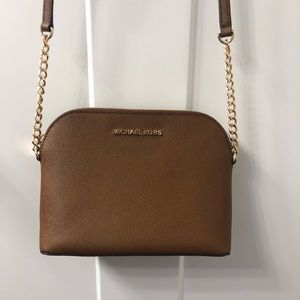 Michael Kors cross body purse